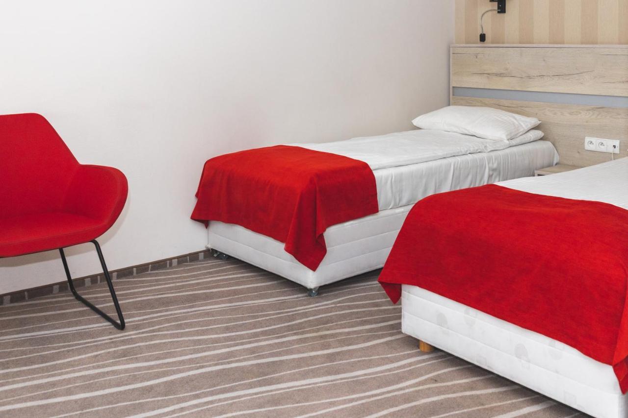 Hotel Akwawit Leszno Kültér fotó