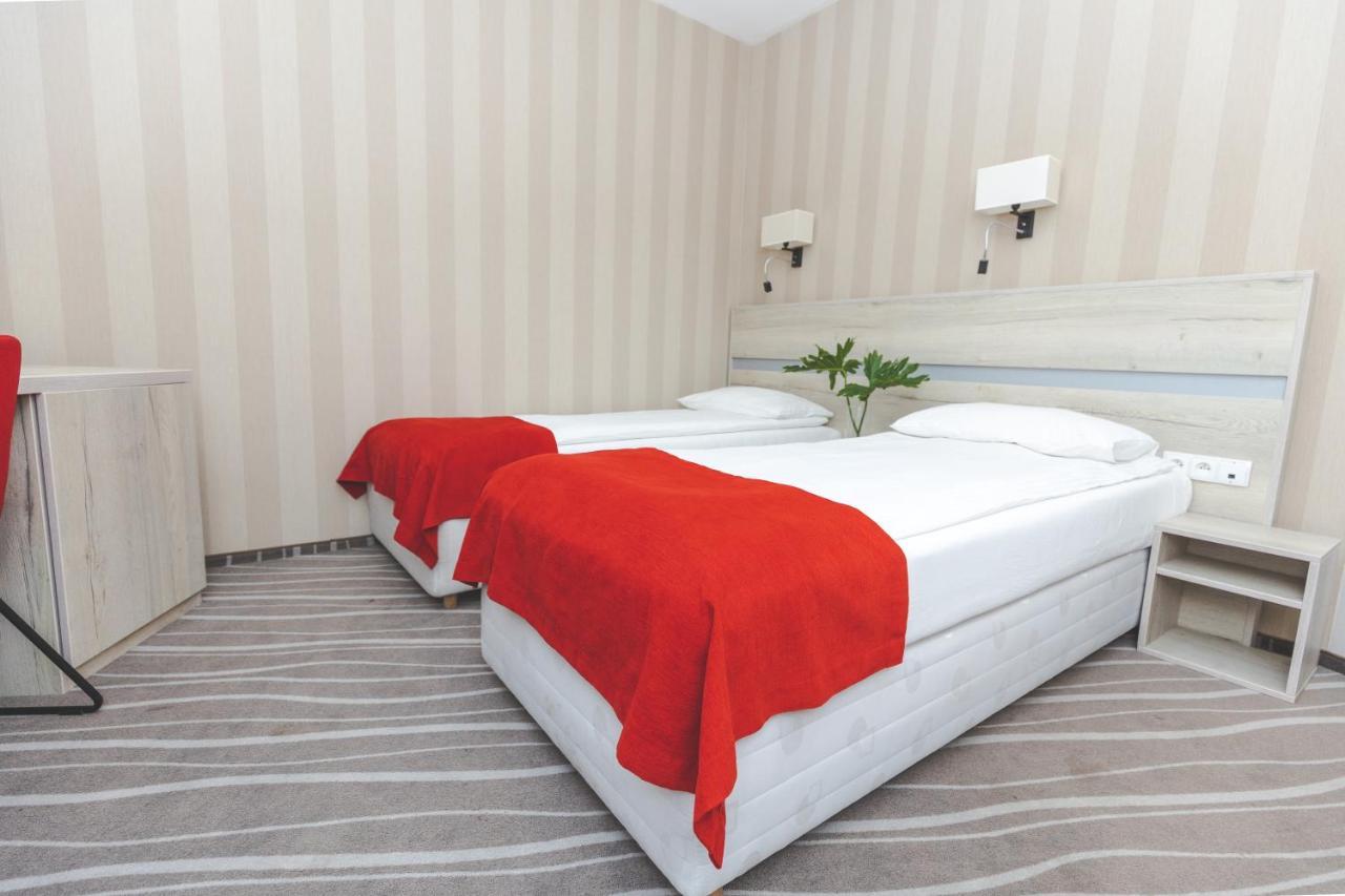 Hotel Akwawit Leszno Kültér fotó