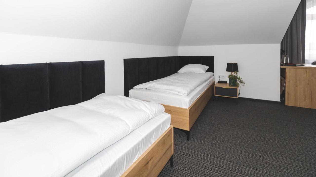 Hotel Akwawit Leszno Kültér fotó
