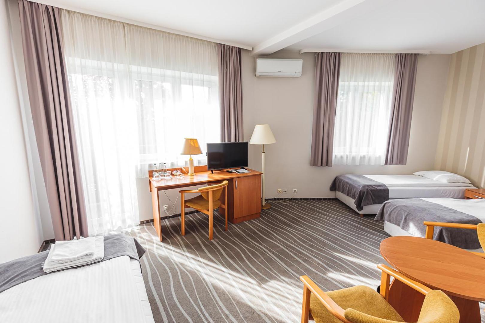 Hotel Akwawit Leszno Kültér fotó