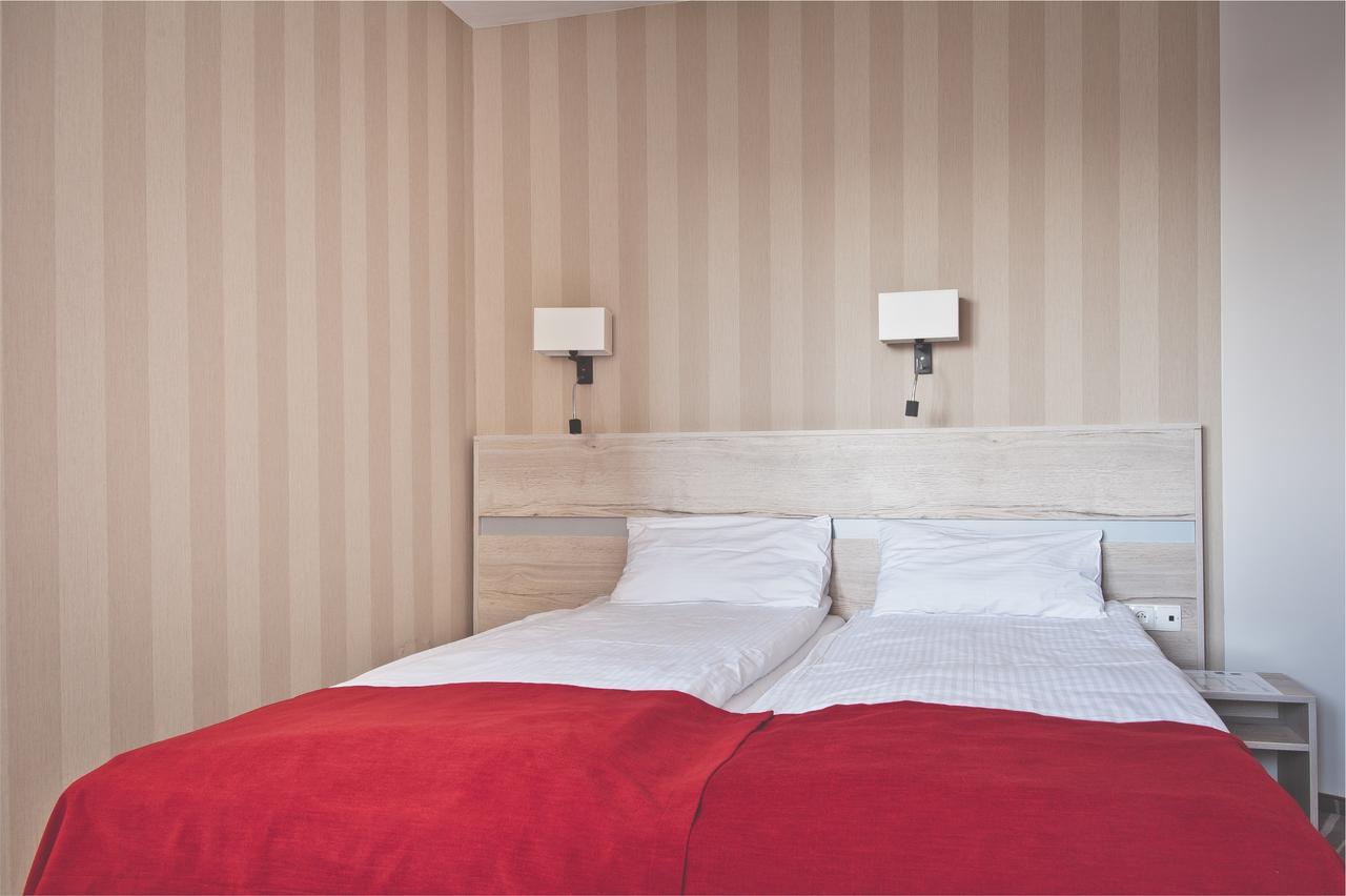 Hotel Akwawit Leszno Kültér fotó